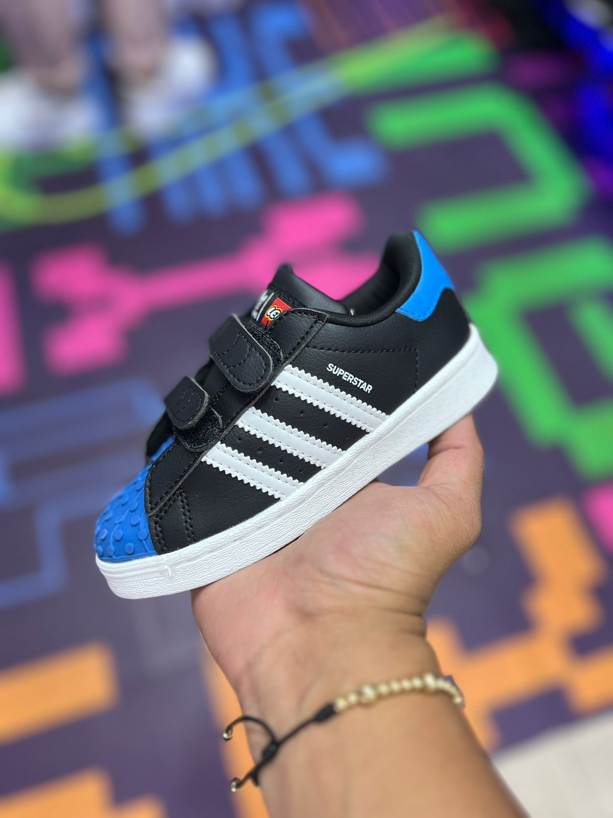 Adidas shops negros con azul