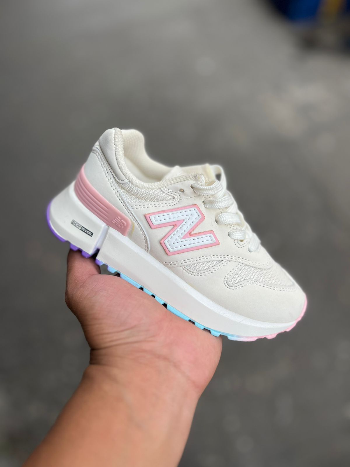 NEW BALANCE ROSADO CLARO BRANDSCOL