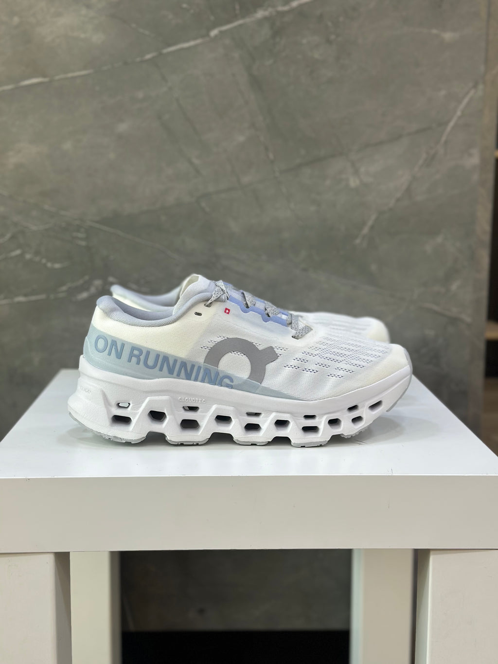 ON CLOUD MONSTER 3