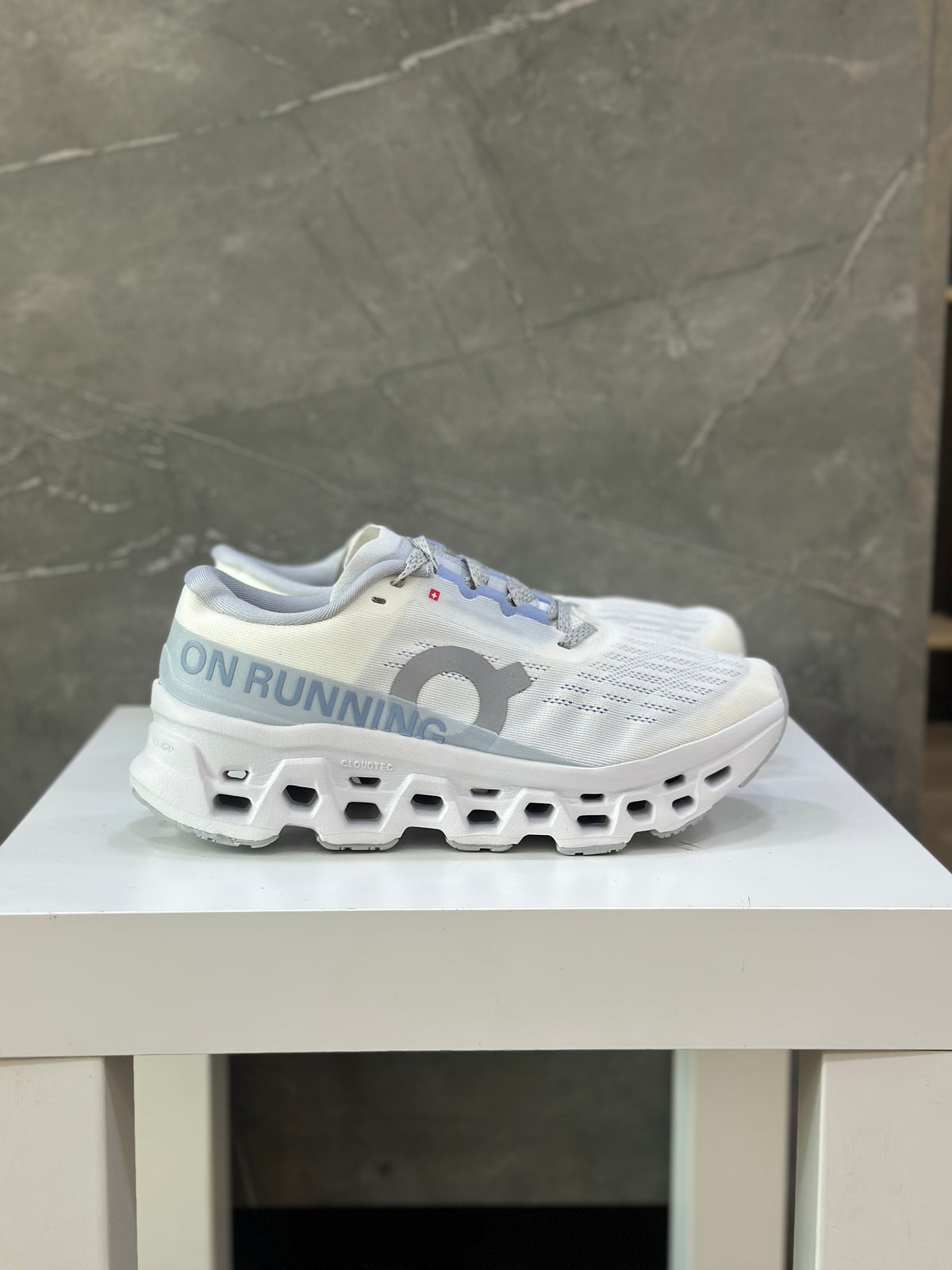 ON CLOUD MONSTER 3