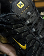 NIKE SHOX