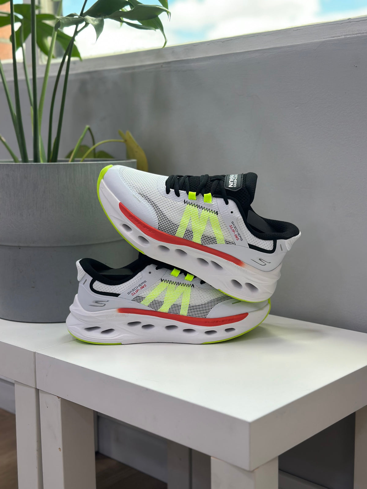SKECHERS SLIP-INS MAX