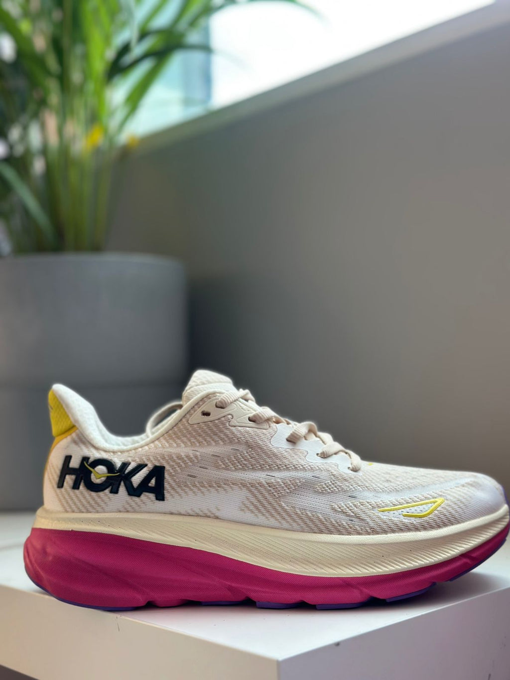 HOKA DAMA