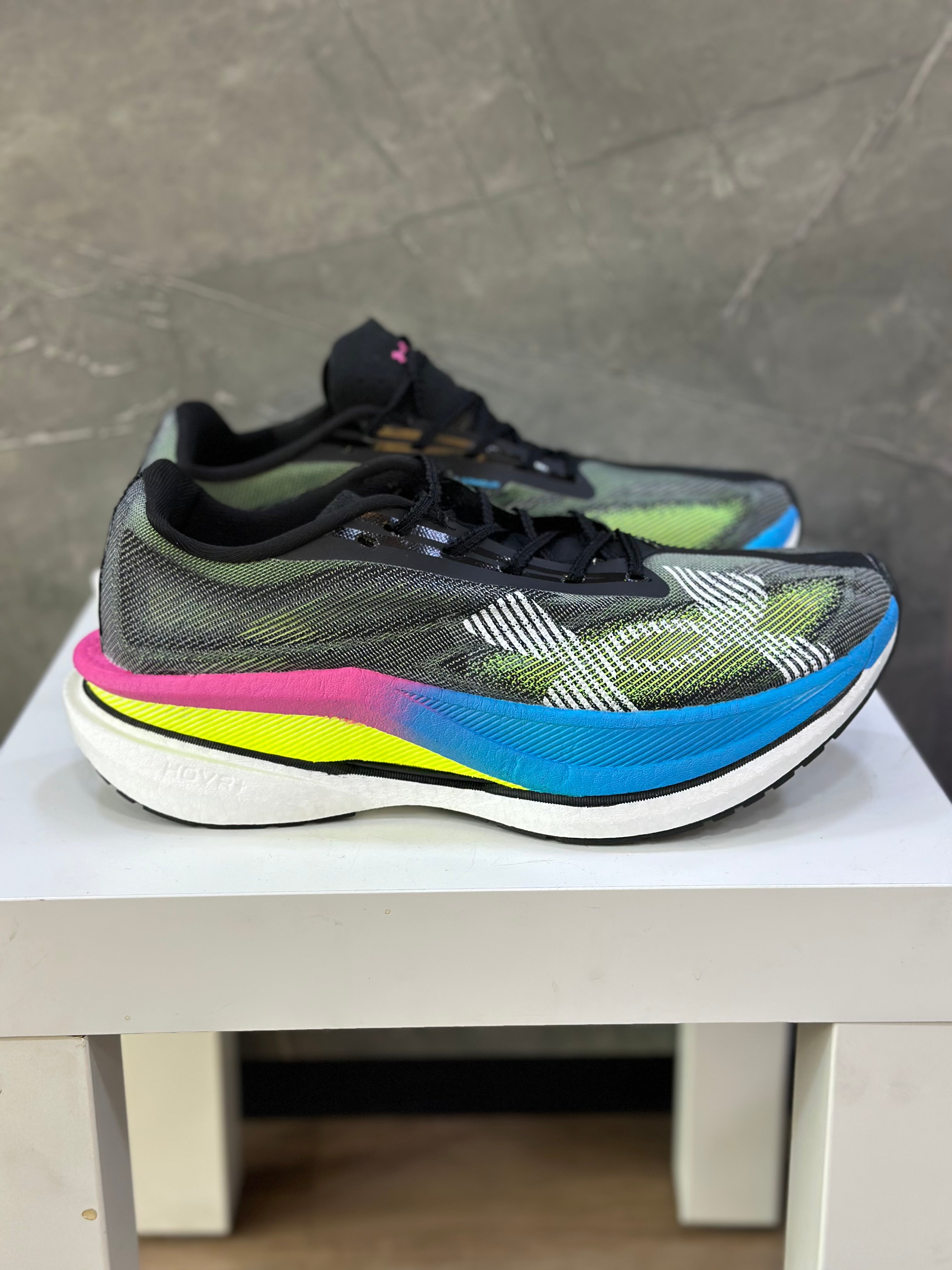 UNDER ARMOR VELOCITY