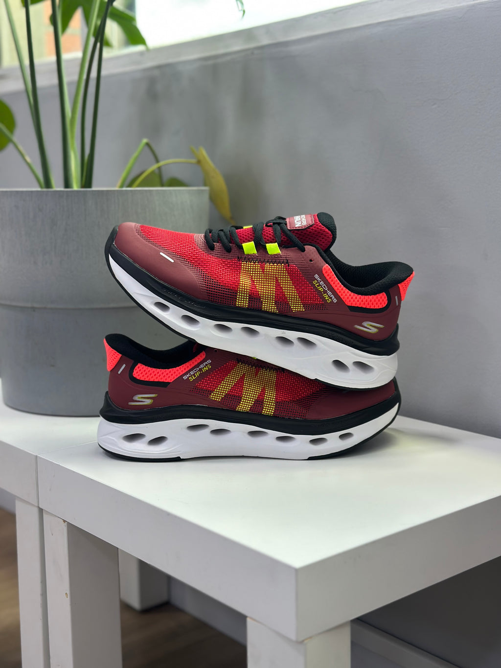 SKECHERS SLIP-INS MAX
