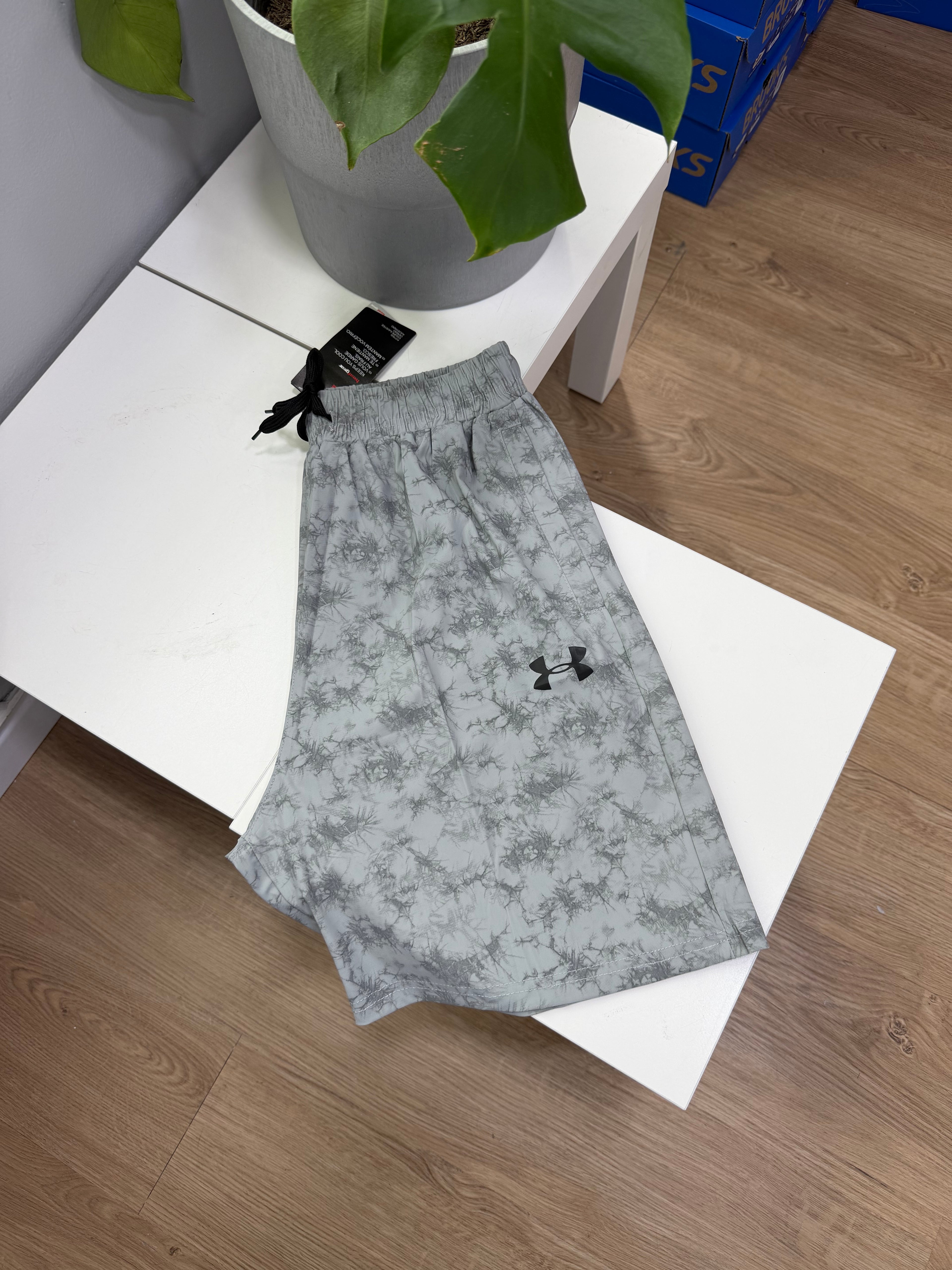 UNDER ARMOUR SHORT