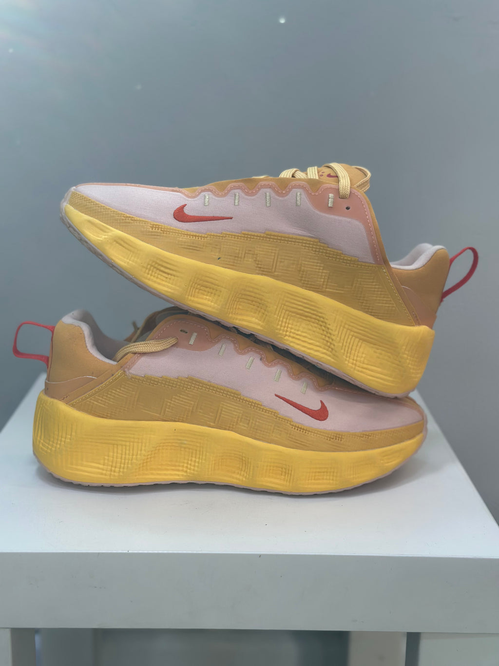 NIKE AVA ROBER