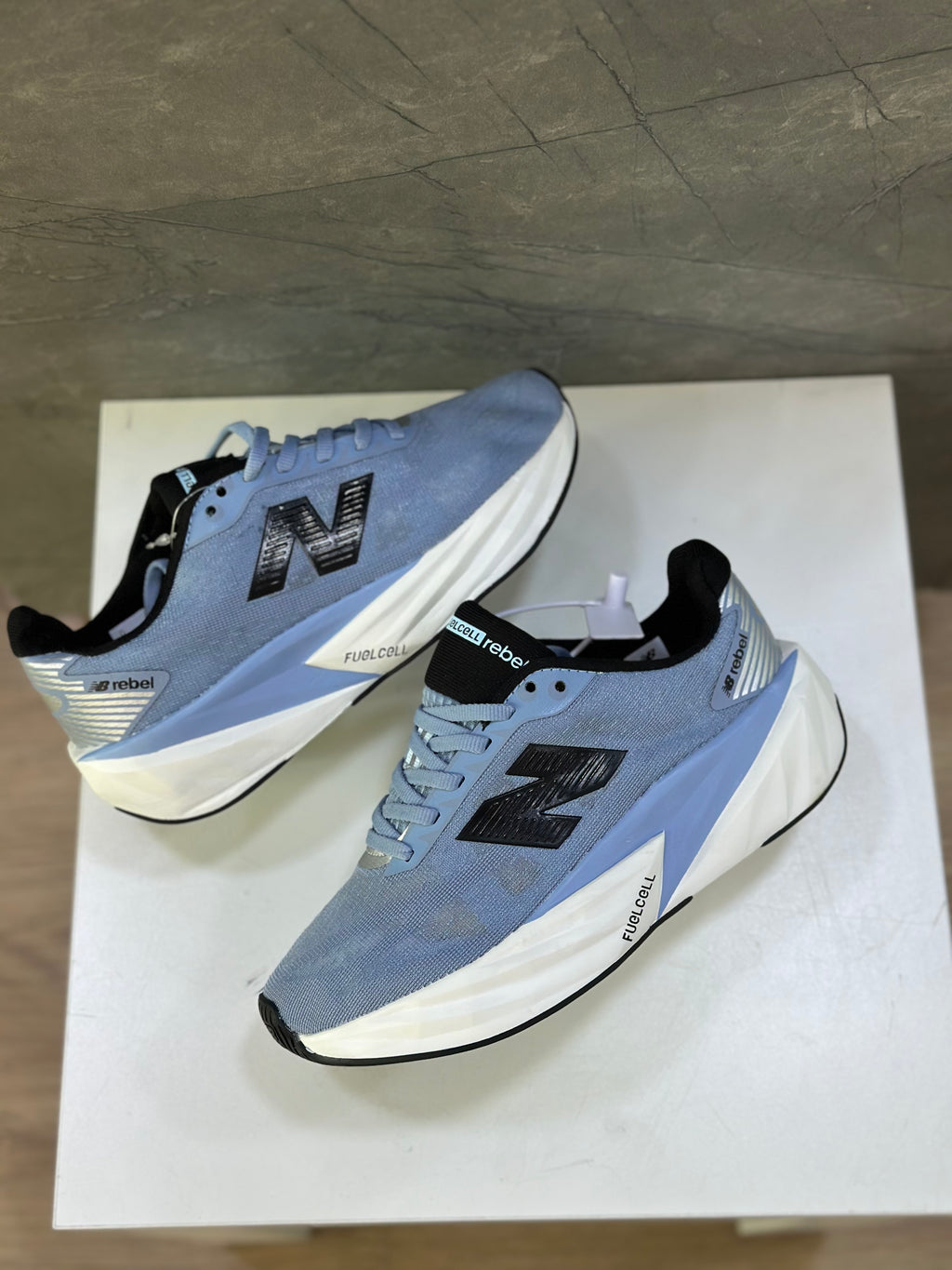 NEW BALANCE REBEL