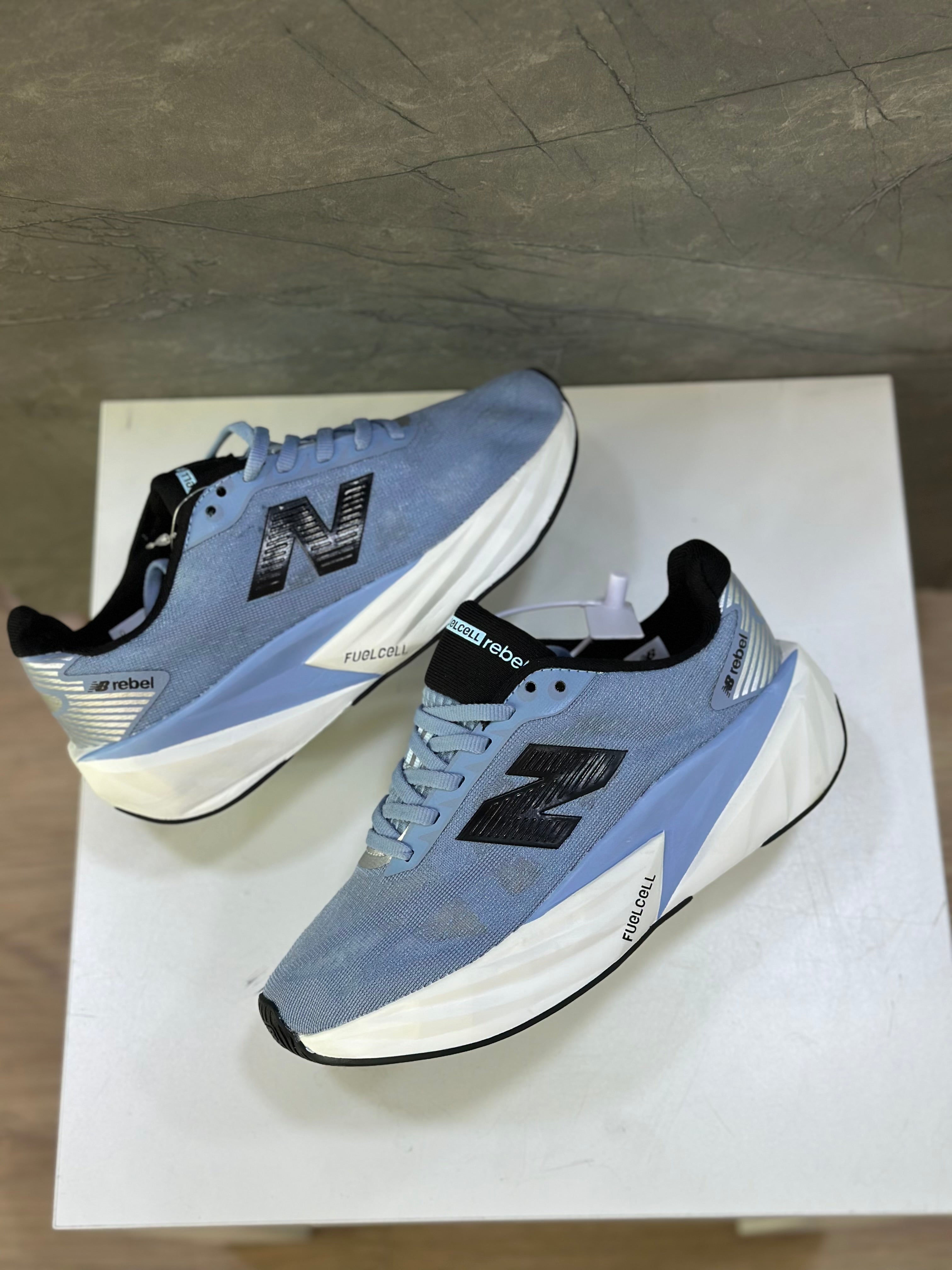 NEW BALANCE REBEL