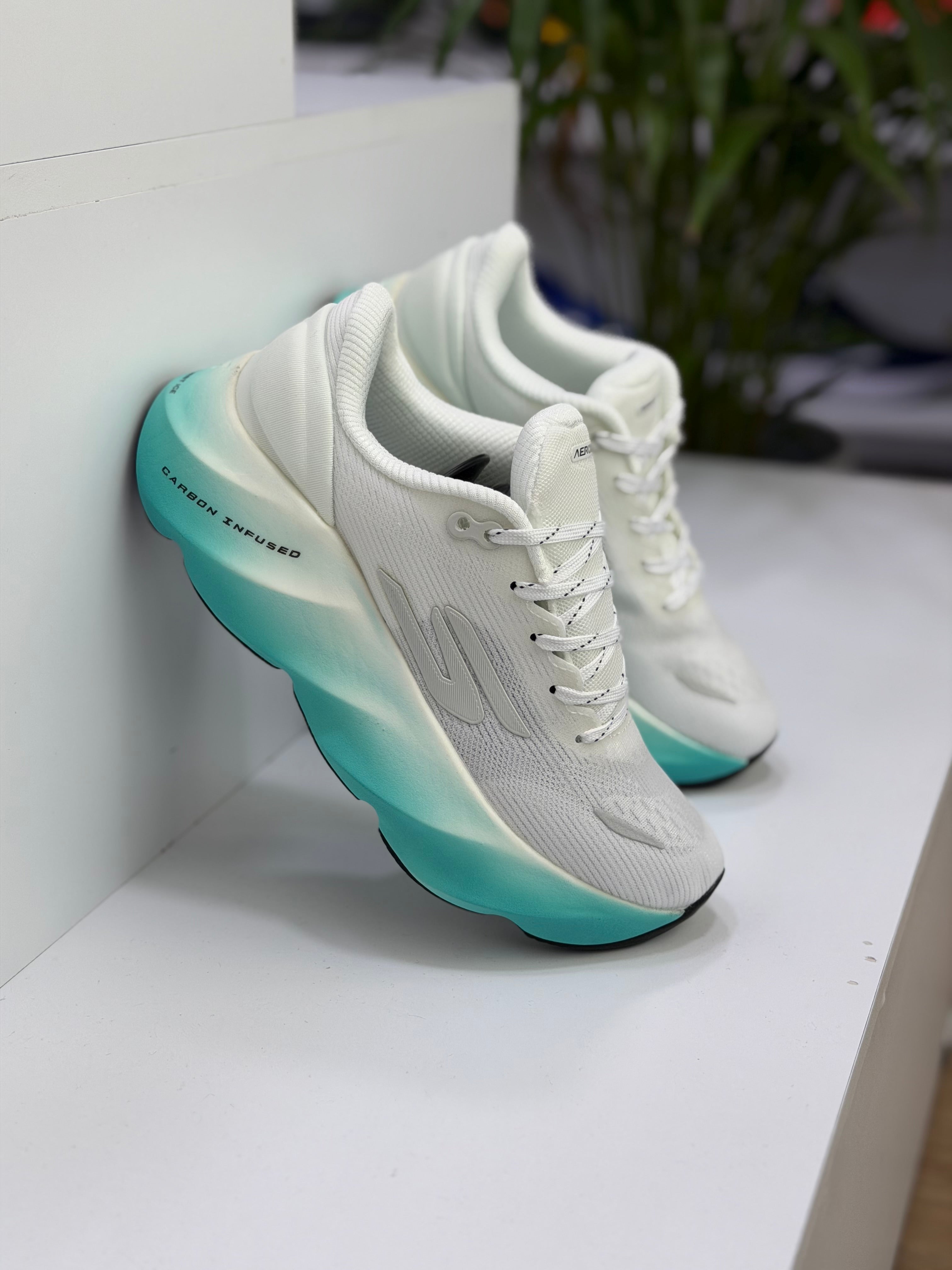 SKECHERS AERO BURST