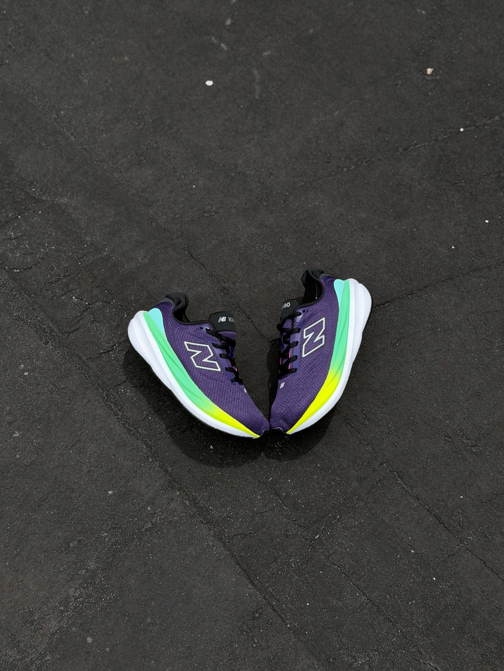 NEW BALANCE 880