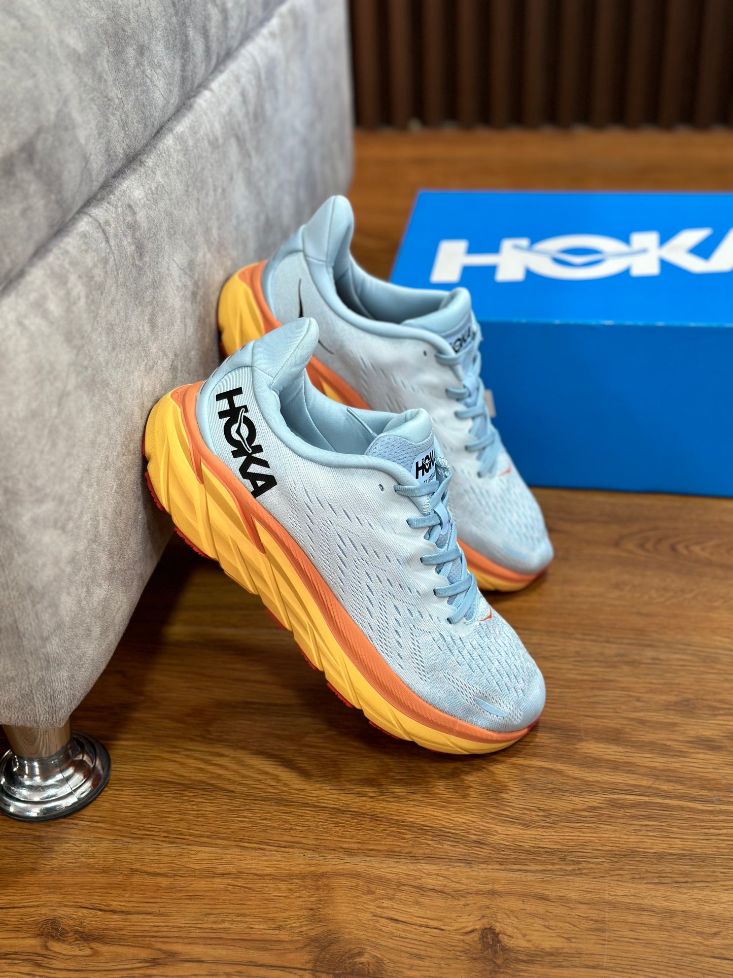 HOKA CLIFTON 8