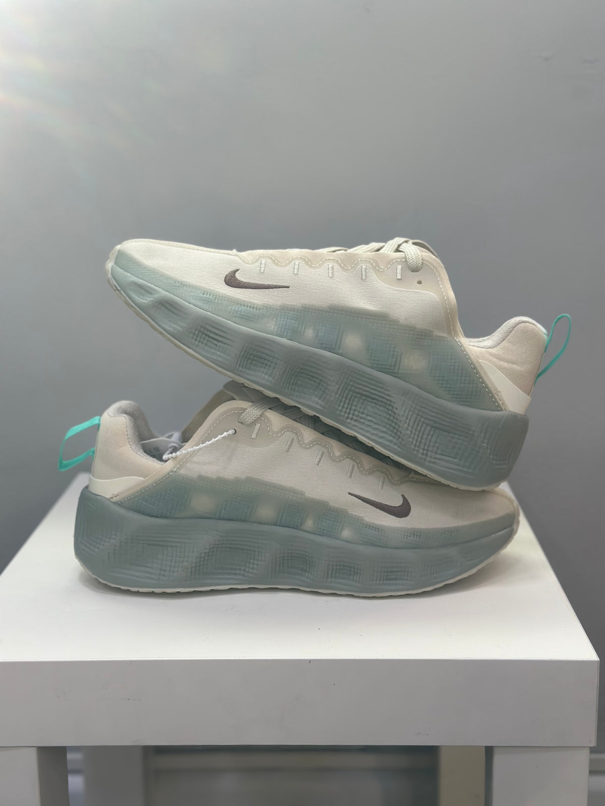 NIKE AVA ROBER