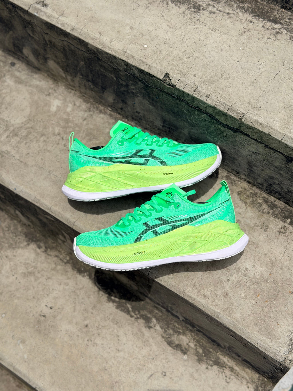 ASICS SUPERBLAST