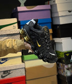 NIKE SHOX