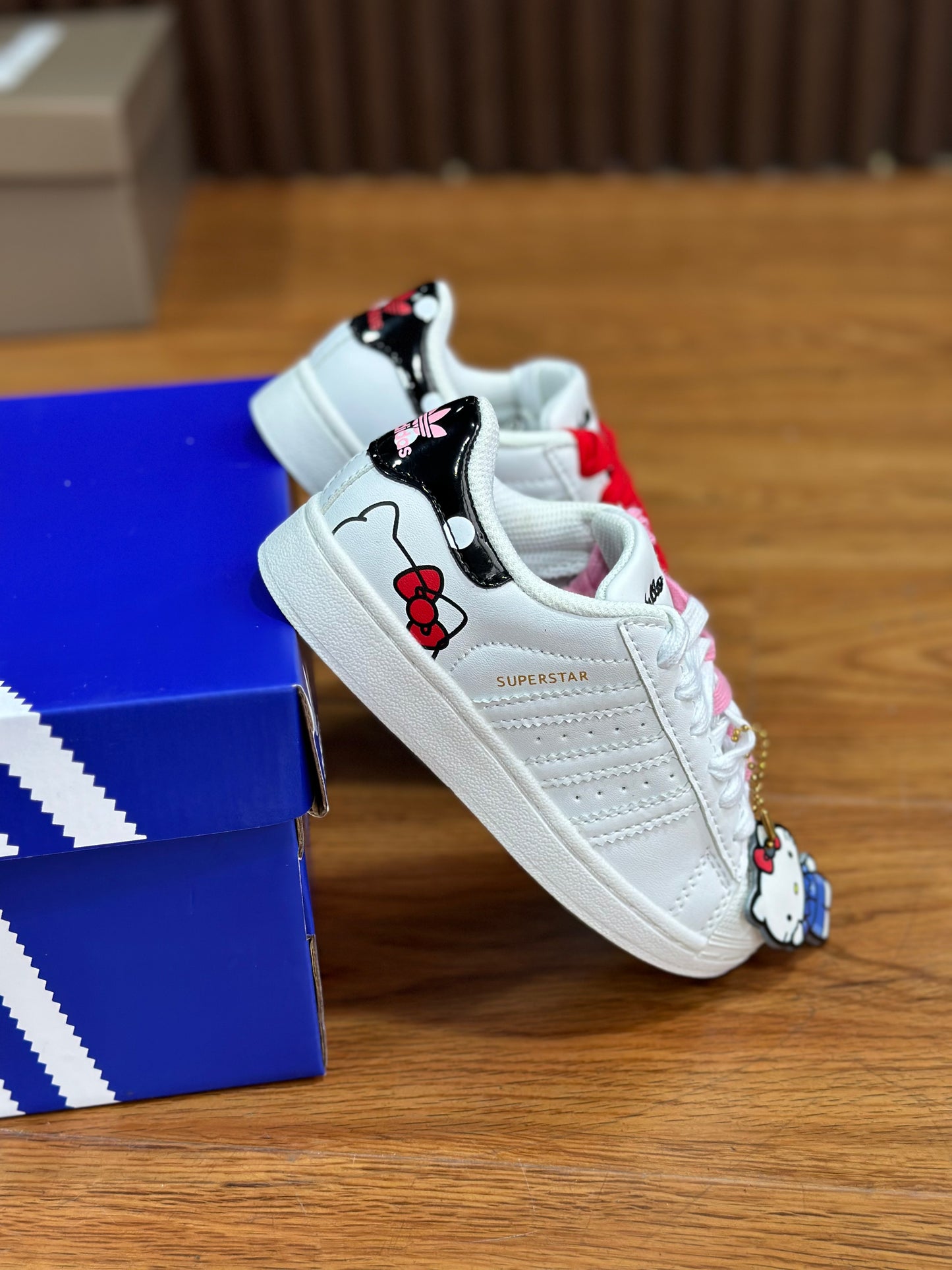 ADIDAS HELLO KITTY