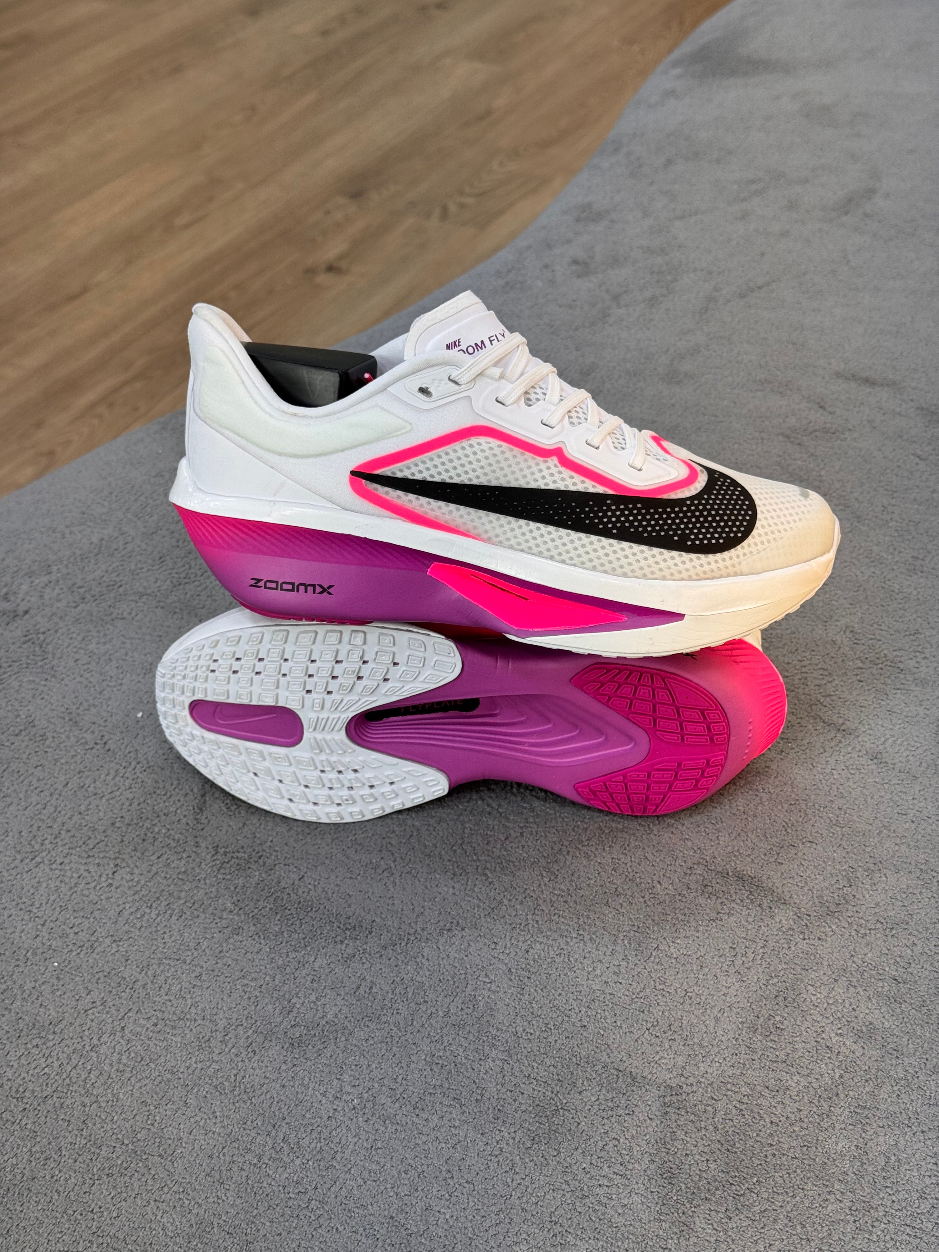 NIKE ZOOMFLY 6