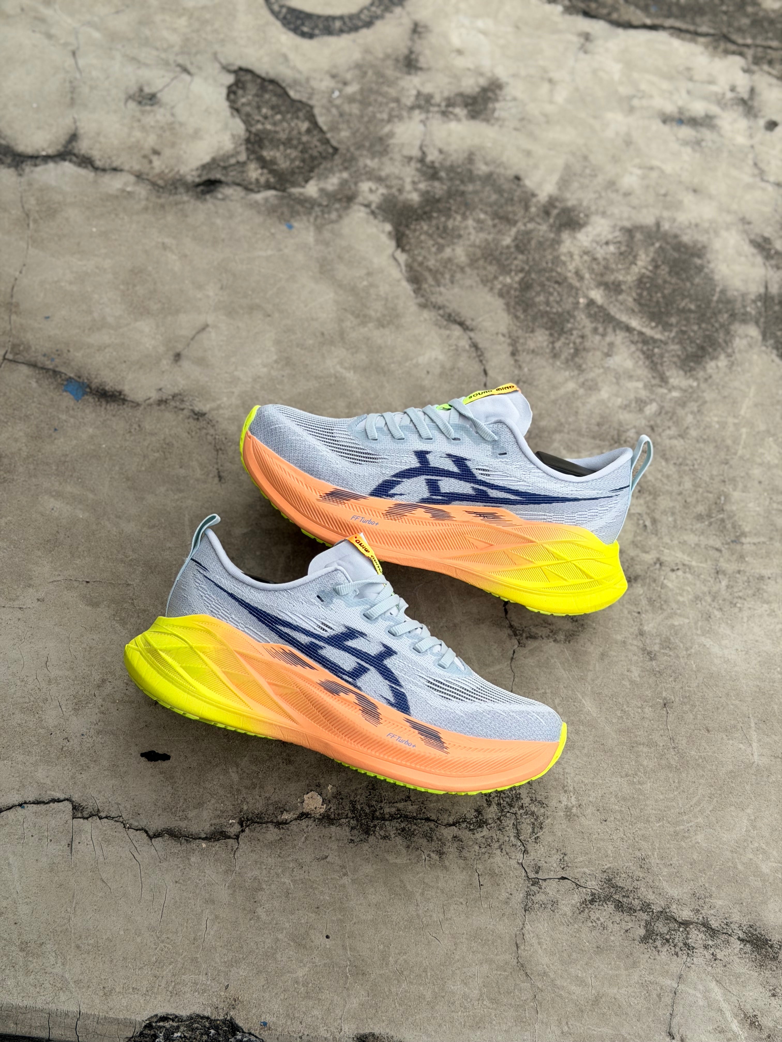 ASICS SUPERBLAST 2