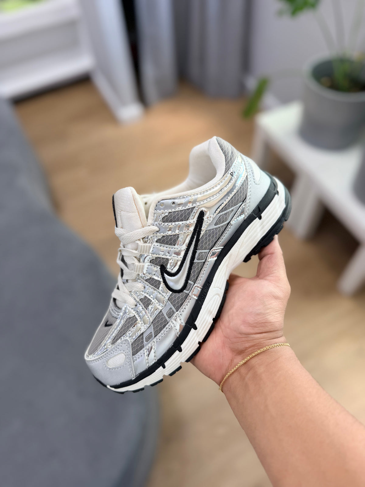 NIKE P6000