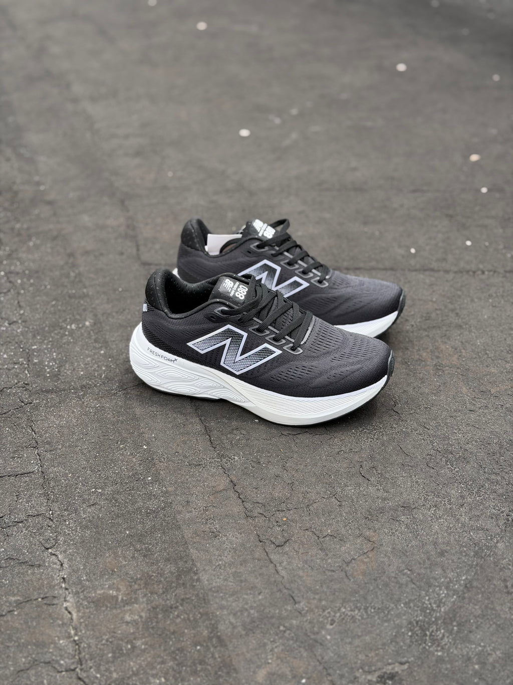 NEW BALANCE 880
