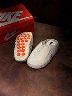 NIKE MIND BEIGE