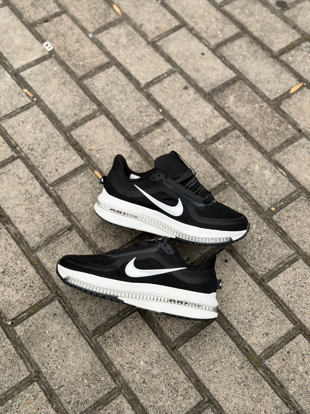 NIKE ZOOM RUN