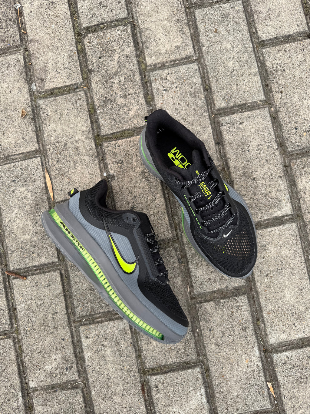 NIKE ZOOM RUN