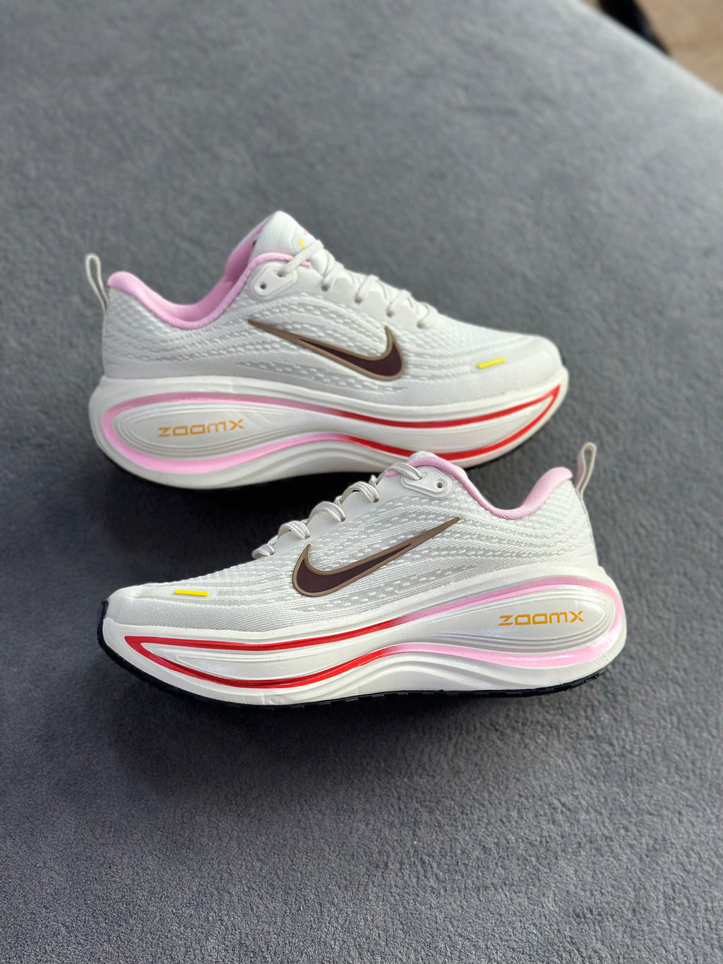 NIKE VOMERO PLUS