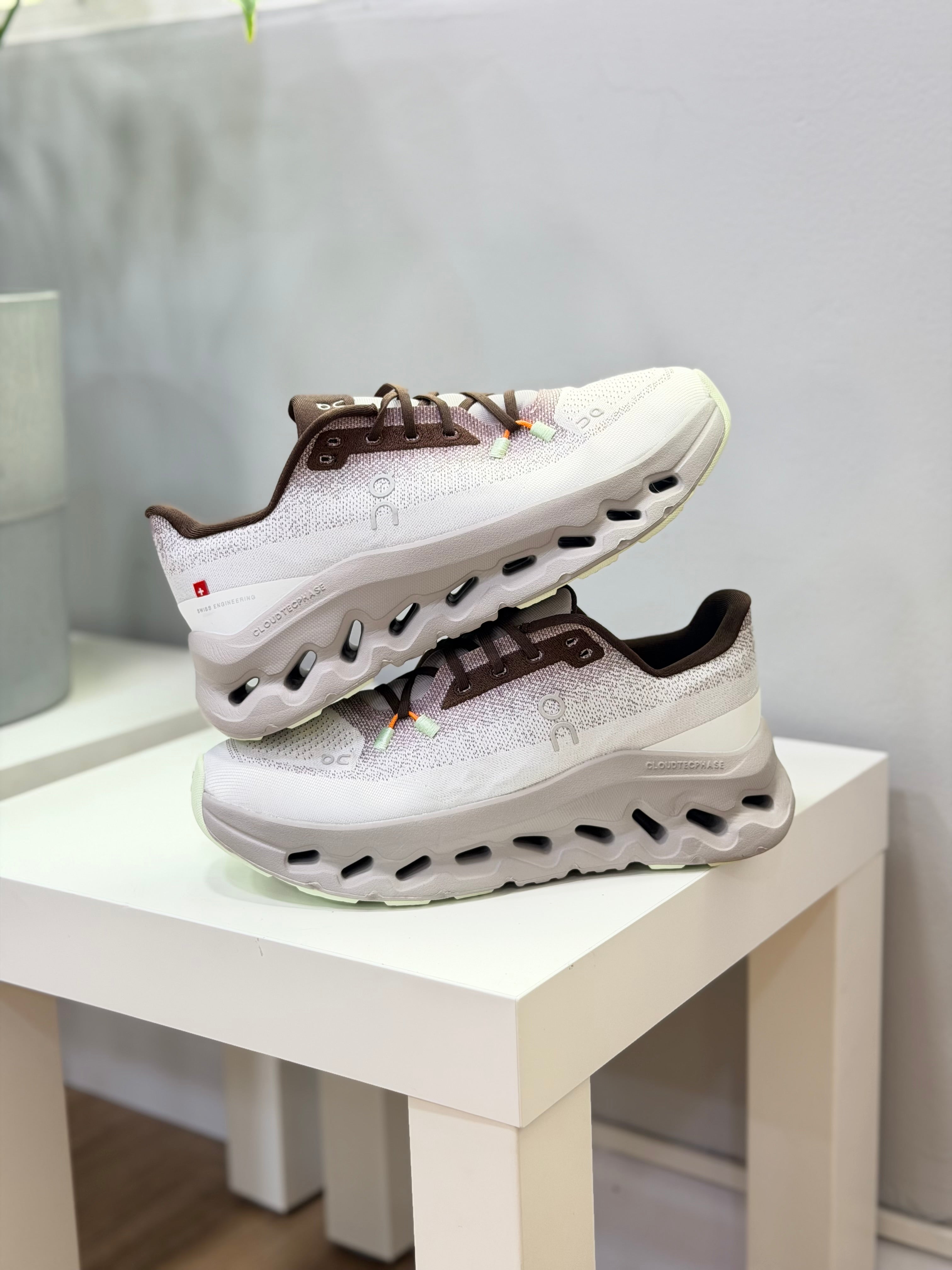 ON CLOUD TILT MARRON