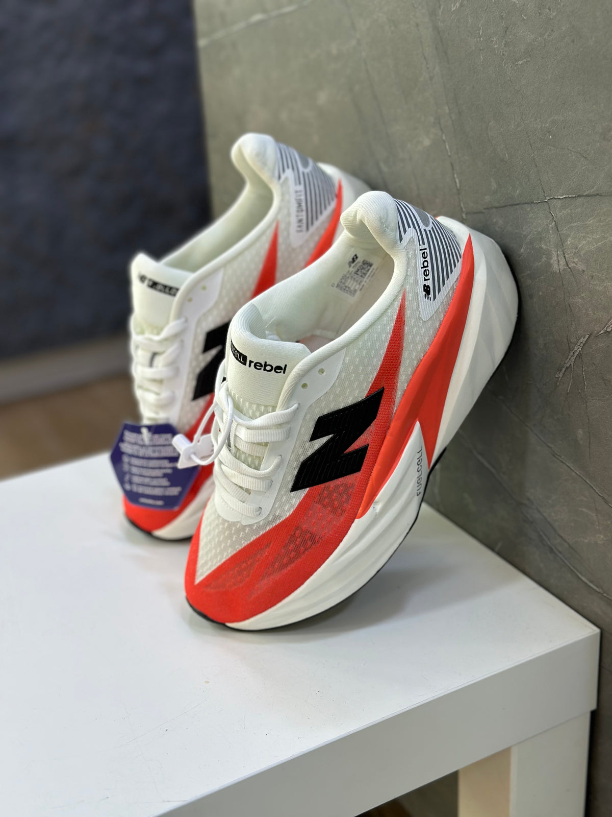 NEW BALANCE REBEL
