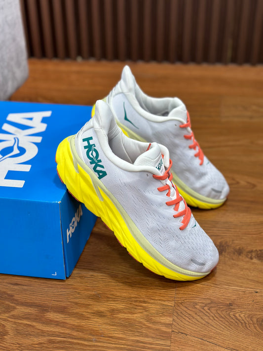 HOKA CLIFTON 8