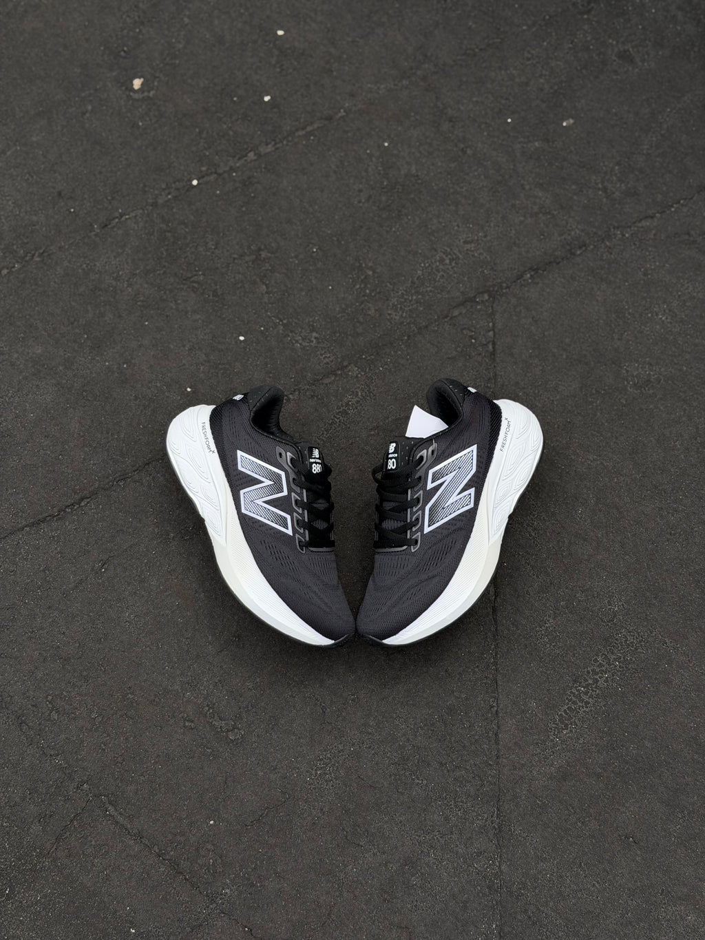 NEW BALANCE 880
