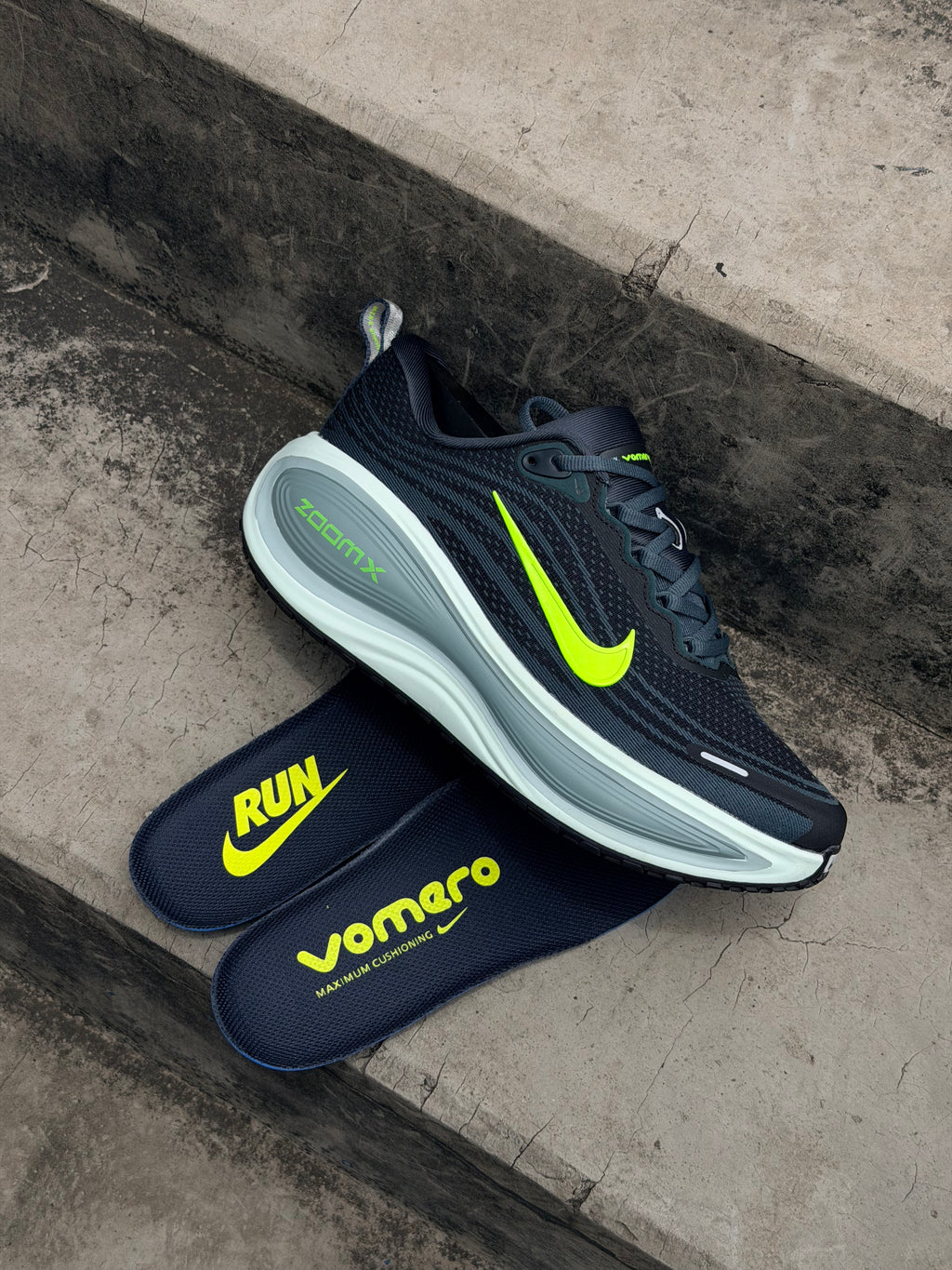 NIKE VOMERO PLUS