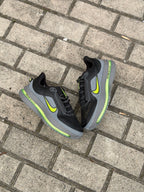 NIKE ZOOM RUN