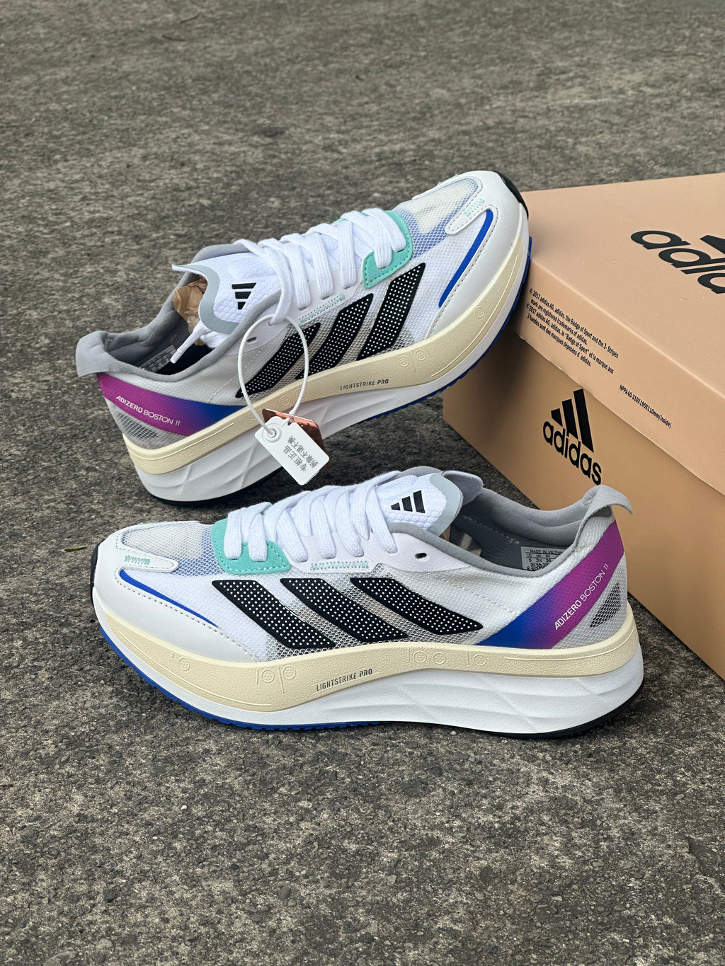 ADIZERO BOSTON 11