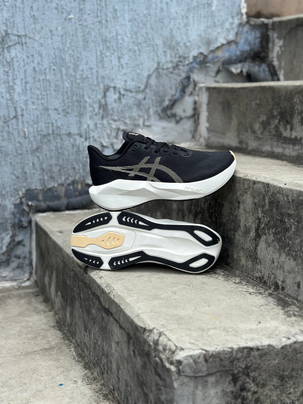 ASICS NOVABLAST 5
