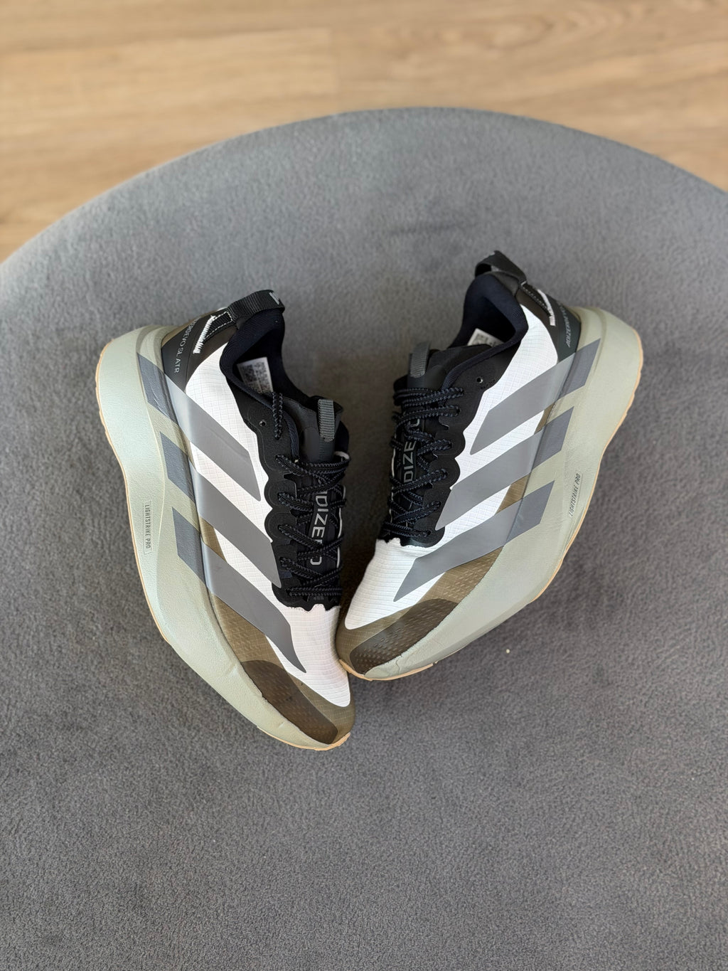 ADIDAS SL
