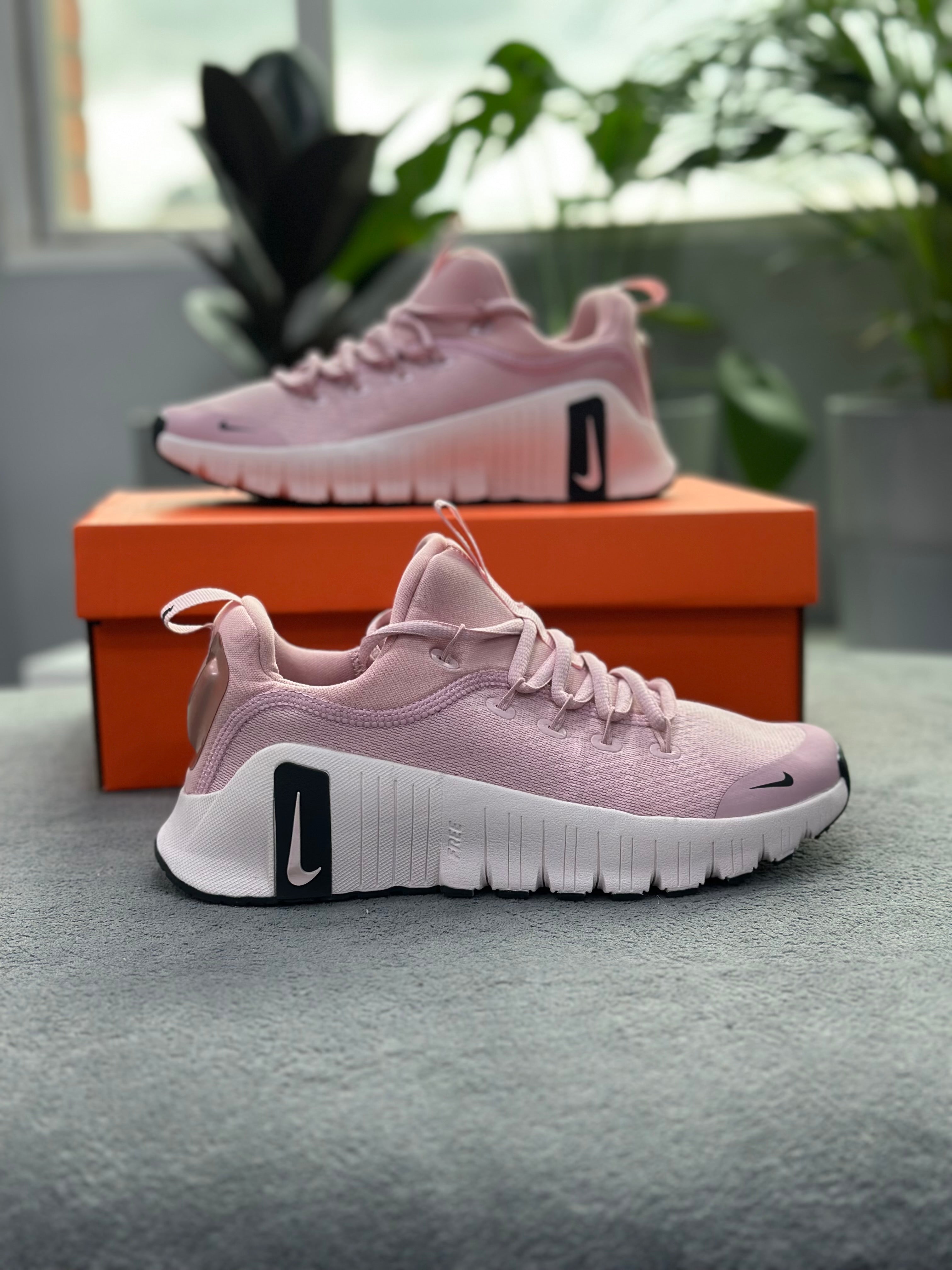NIKE FREE METCON