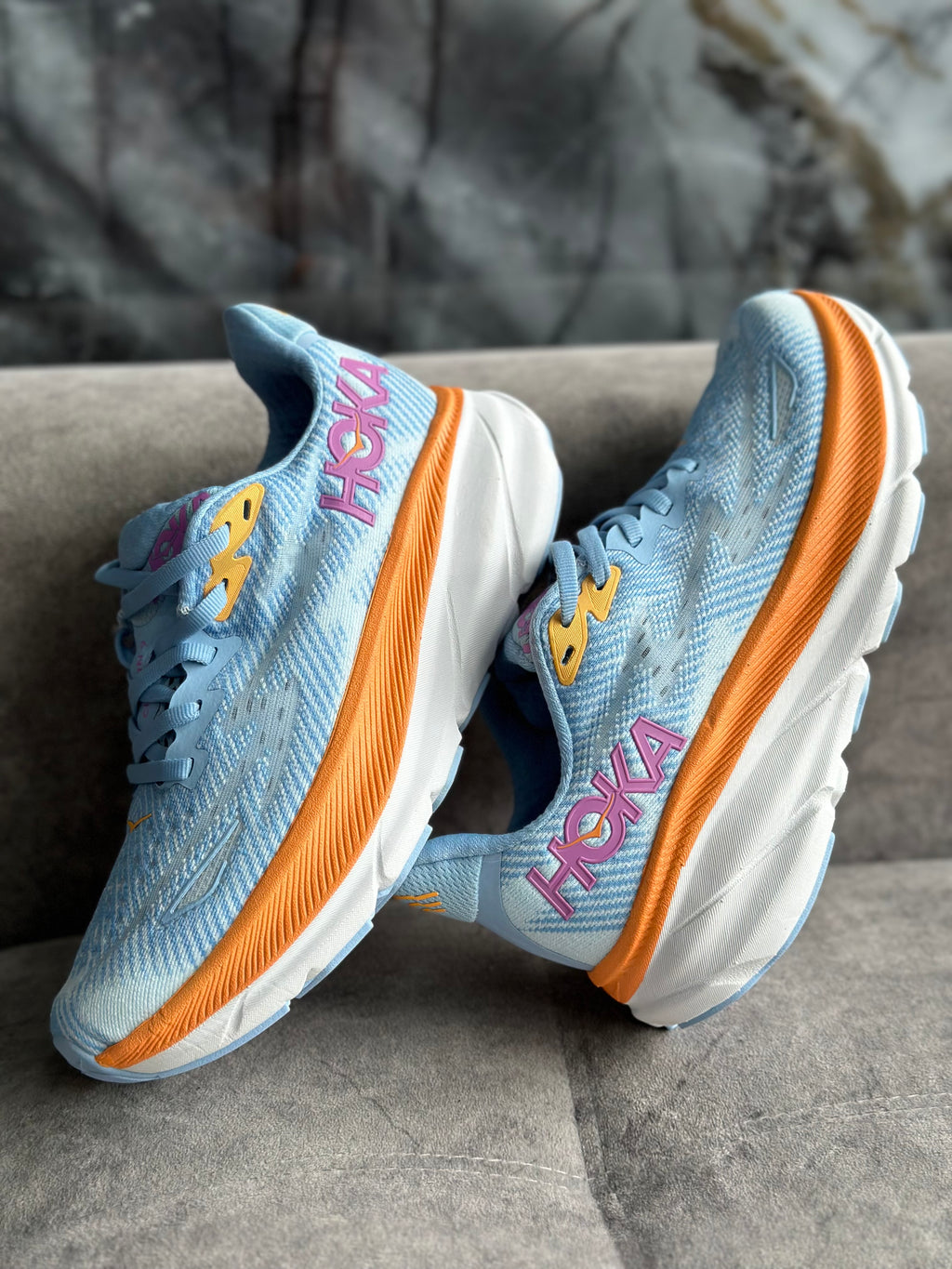 HOKA CLIFTON 9
