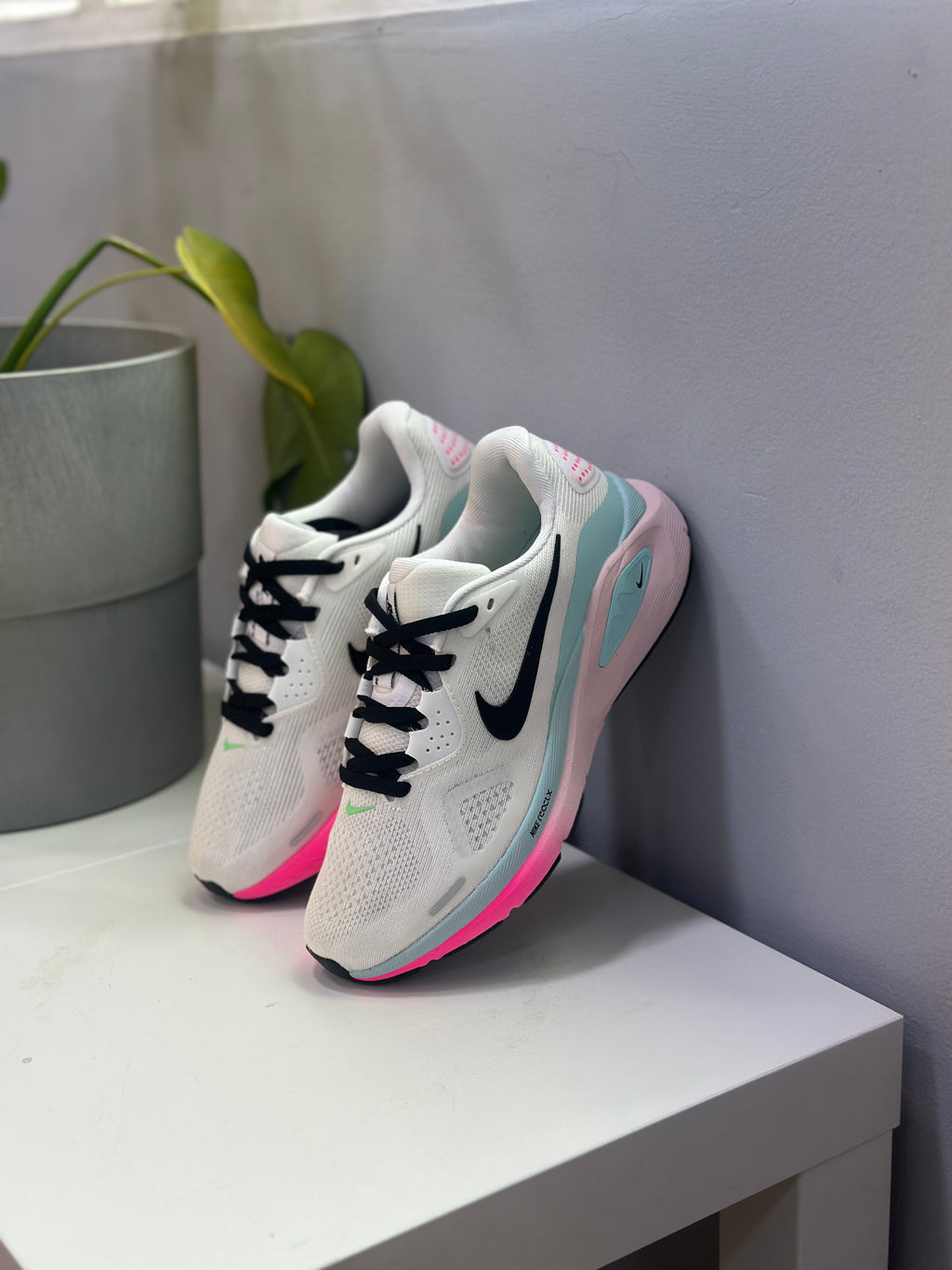 NIKE STRUCTURE