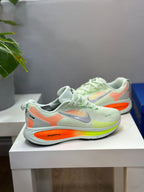 NIKE VOMERO 18