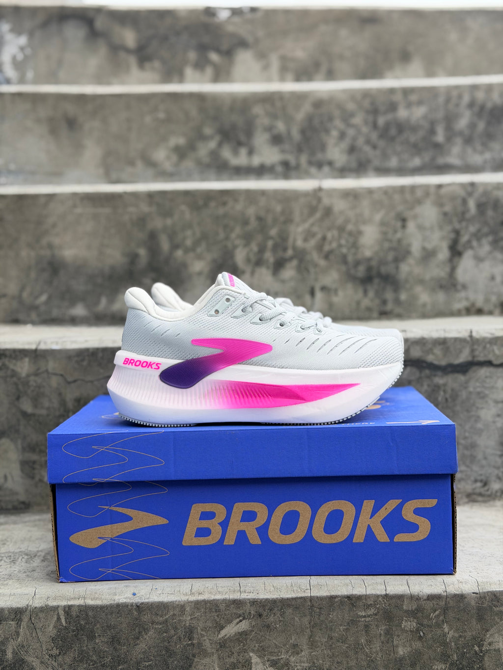 BROOKS