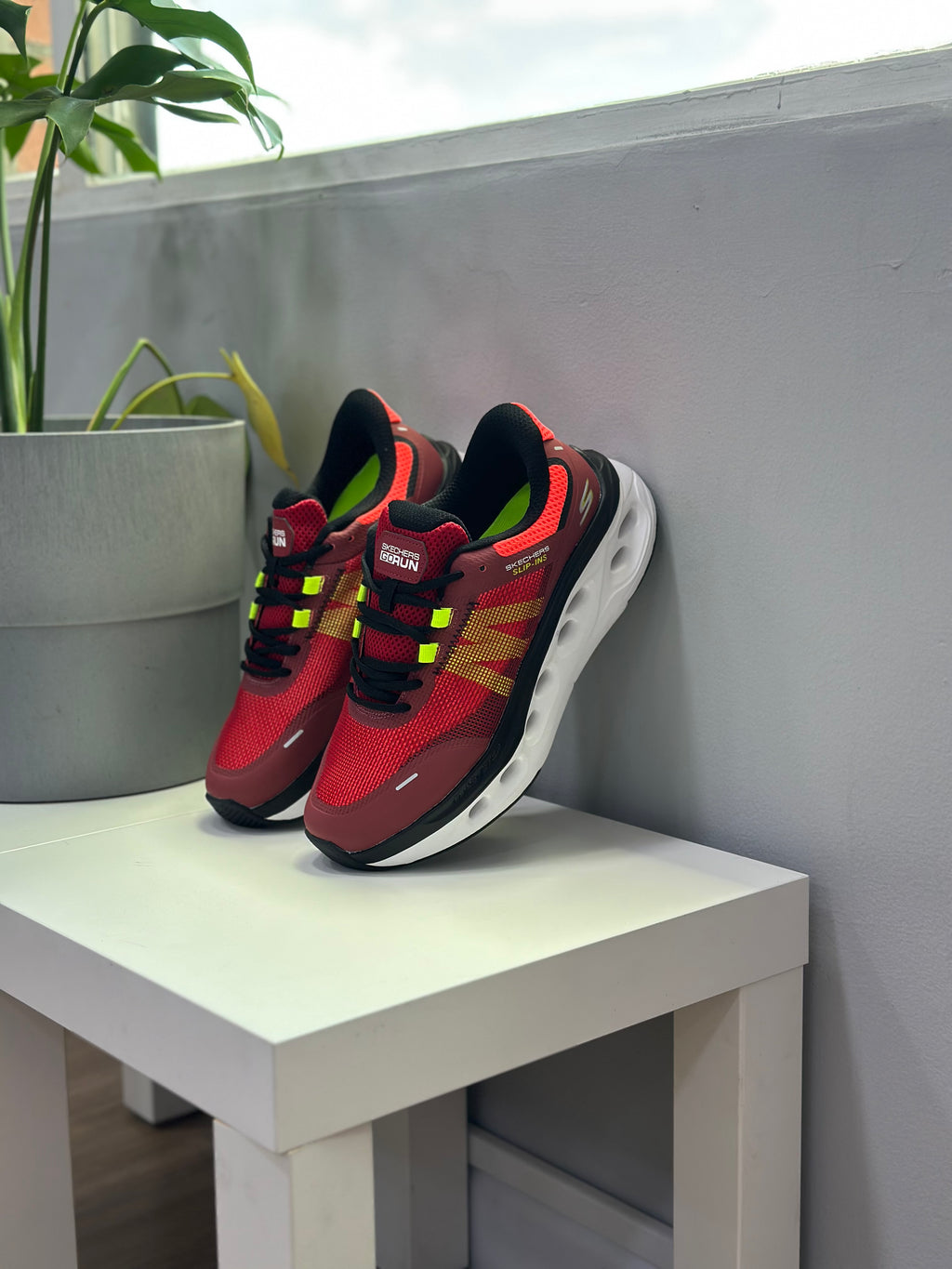 SKECHERS SLIP-INS MAX