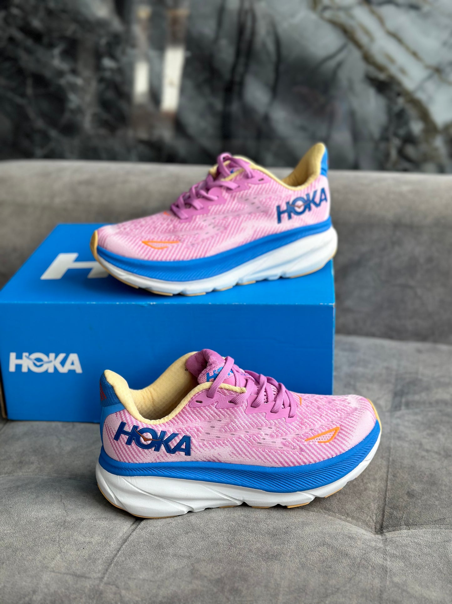 HOKA CLIFTON 9