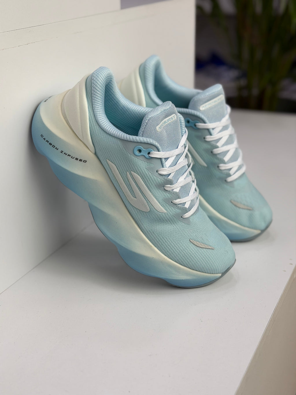 SKECHERS AERO BURST