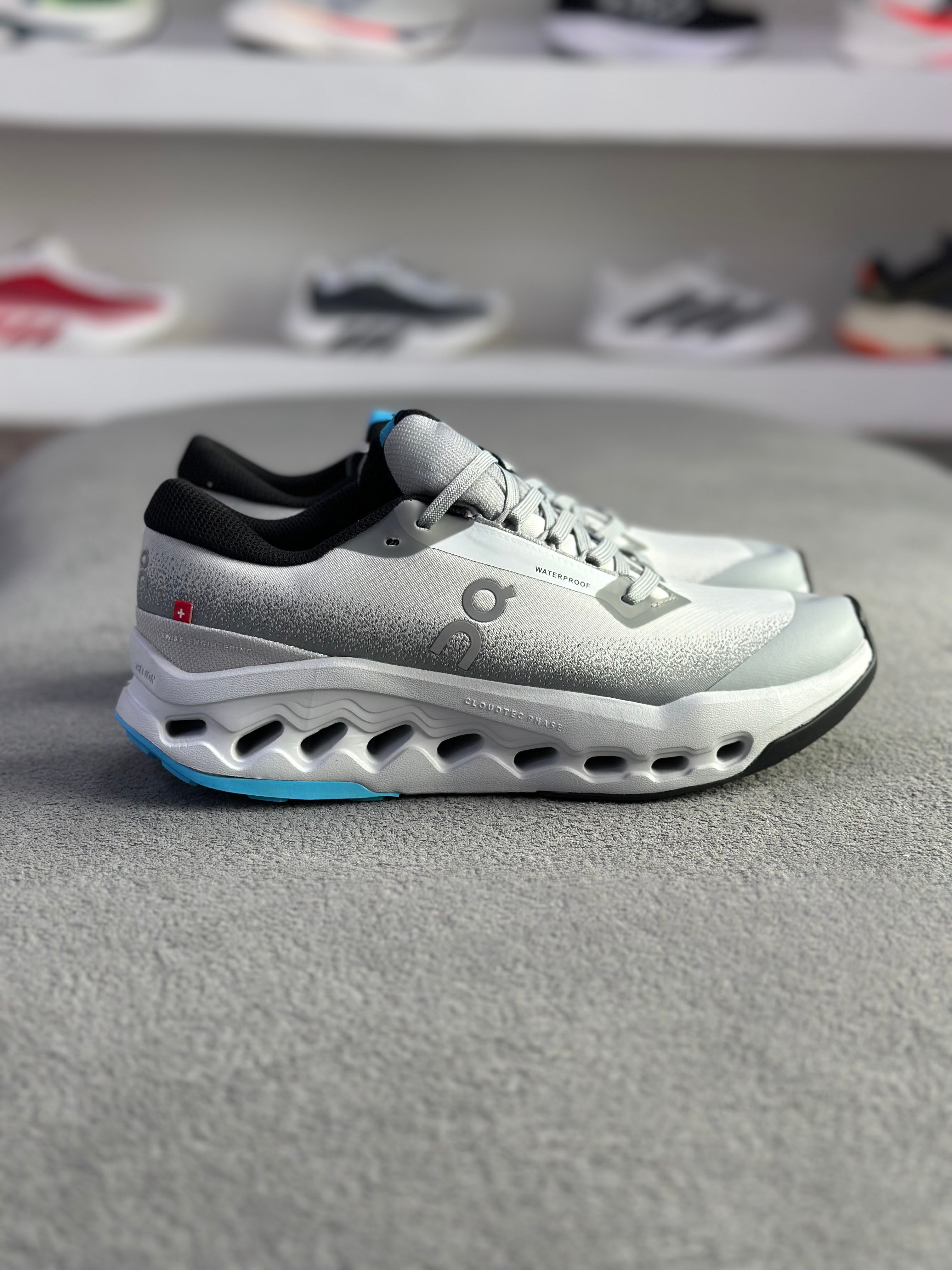 ON CLOUD WATERPROOF