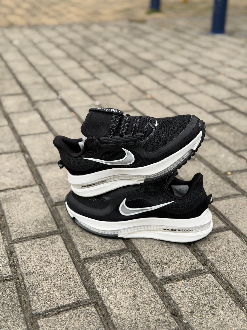 NIKE ZOOM RUN