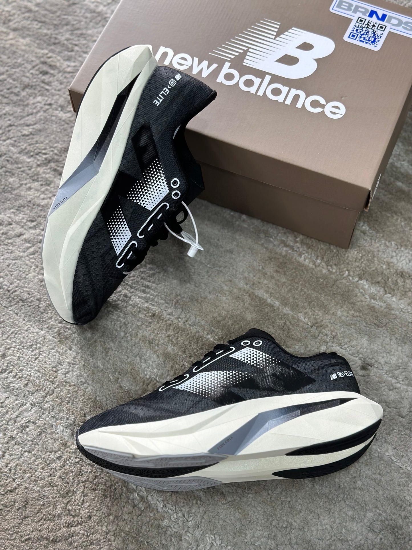 NEW BALANCE ELITE V4