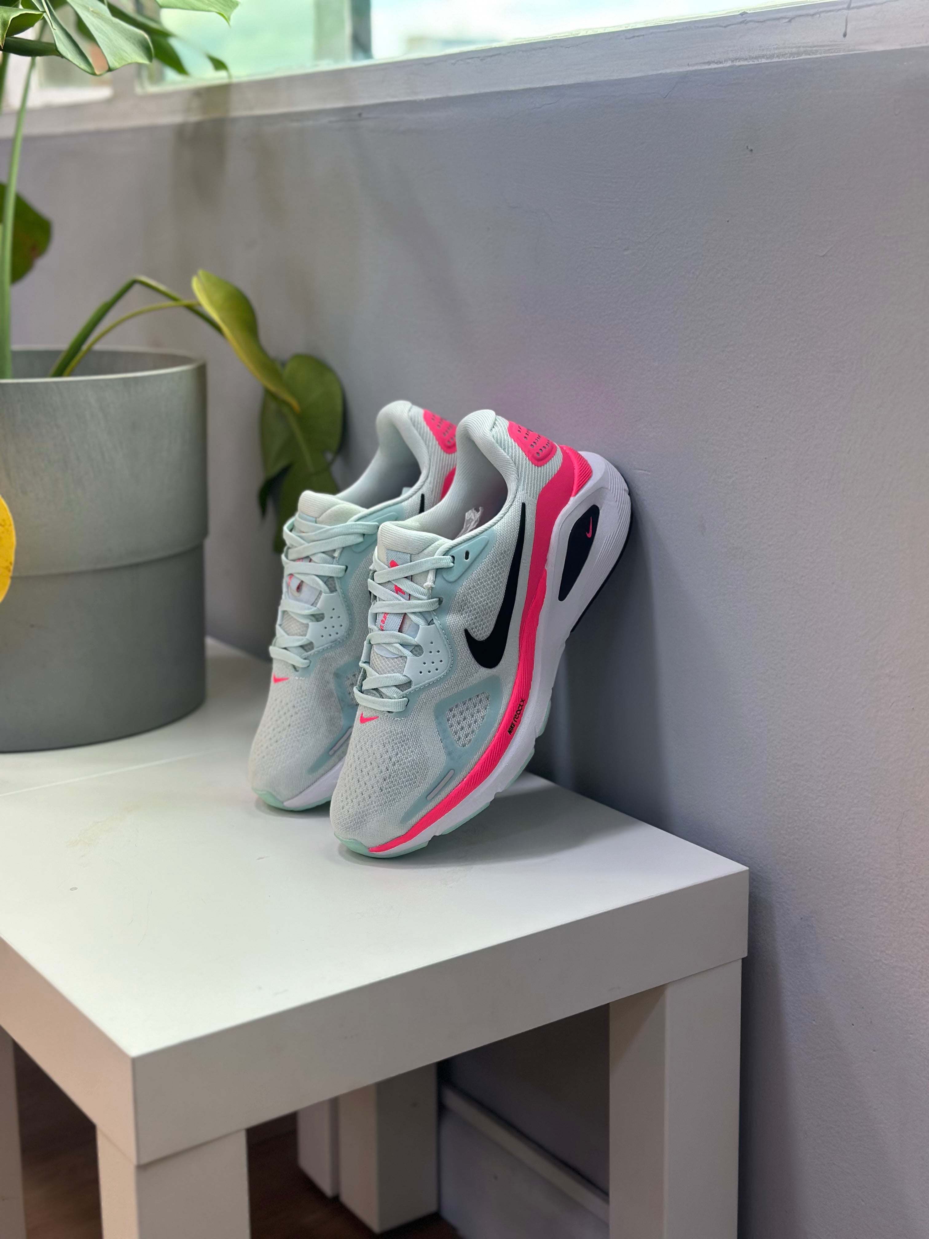 NIKE STRUCTURE