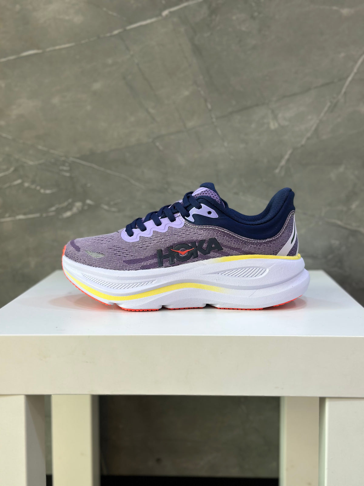 HOKA BONDI 9
